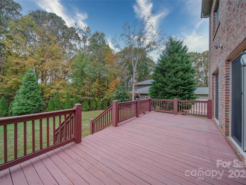 119 Plantation Drive, Mooresville, NC 28117.  MLS# CAR4198986, YatesRealty ID 7020. Huge Back Porch