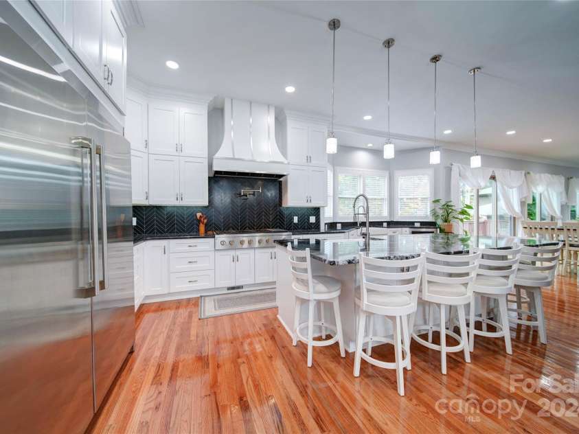 119 Plantation Drive, Mooresville, NC 28117.  MLS# CAR4198986, YatesRealty ID 7020. Massive Refrigerator.  Gourmet Gas Range