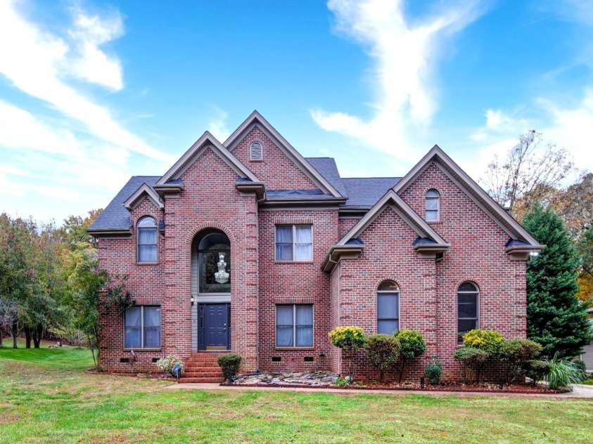 119 Plantation Drive, Mooresville, NC 28117.  MLS# CAR4198986, YatesRealty ID 7020. WELCOME HOME! Notice Beautiful Crystal Chandelier Entrance