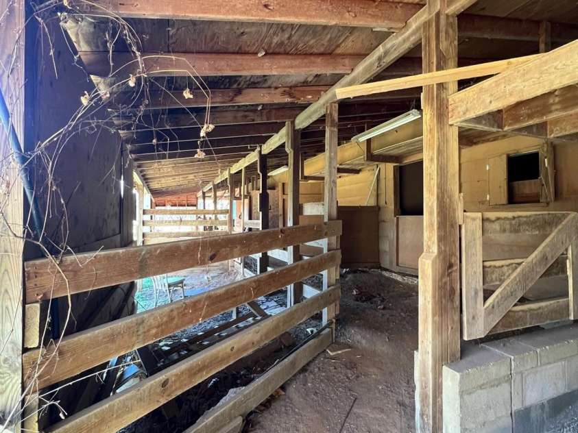 9 Riddle Road, Swannanoa, NC 28778.  MLS# CAR4329684, YatesRealty ID 7020. 