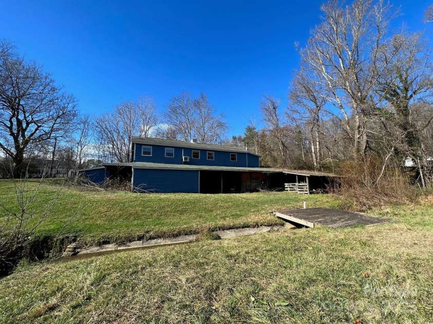 9 Riddle Road, Swannanoa, NC 28778.  MLS# CAR4329684, YatesRealty ID 7020. .75 acres