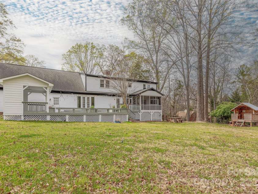 10101 Woodview Circle, Charlotte, NC 28277.  MLS# CAR4233546, YatesRealty ID 7021. Backyard