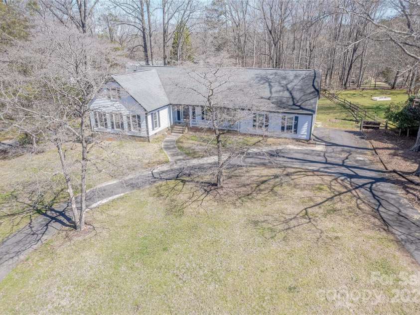 10101 Woodview Circle, Charlotte, NC 28277.  MLS# CAR4233546, YatesRealty ID 7021. Circular Driveway + 2 Car Garage