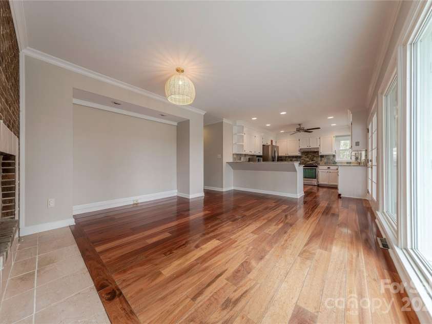 10101 Woodview Circle, Charlotte, NC 28277.  MLS# CAR4233546, YatesRealty ID 7021. Dining Room