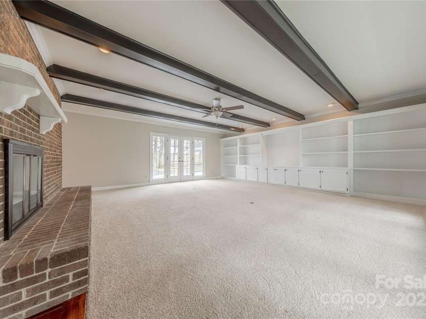 10101 Woodview Circle, Charlotte, NC 28277.  MLS# CAR4233546, YatesRealty ID 7021. Great Room