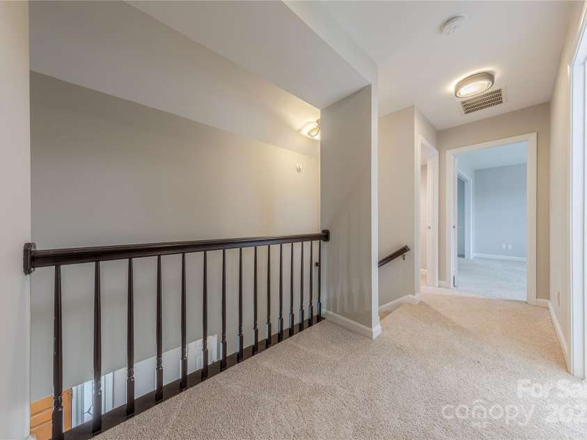 10101 Woodview Circle, Charlotte, NC 28277.  MLS# CAR4233546, YatesRealty ID 7021. Second Story Landing