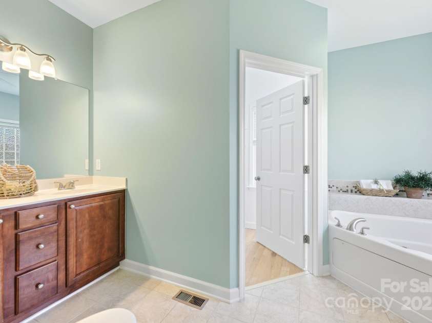117 Chandler Drive, Mocksville, NC 27028.  MLS# CAR4311505, YatesRealty ID 7021. 