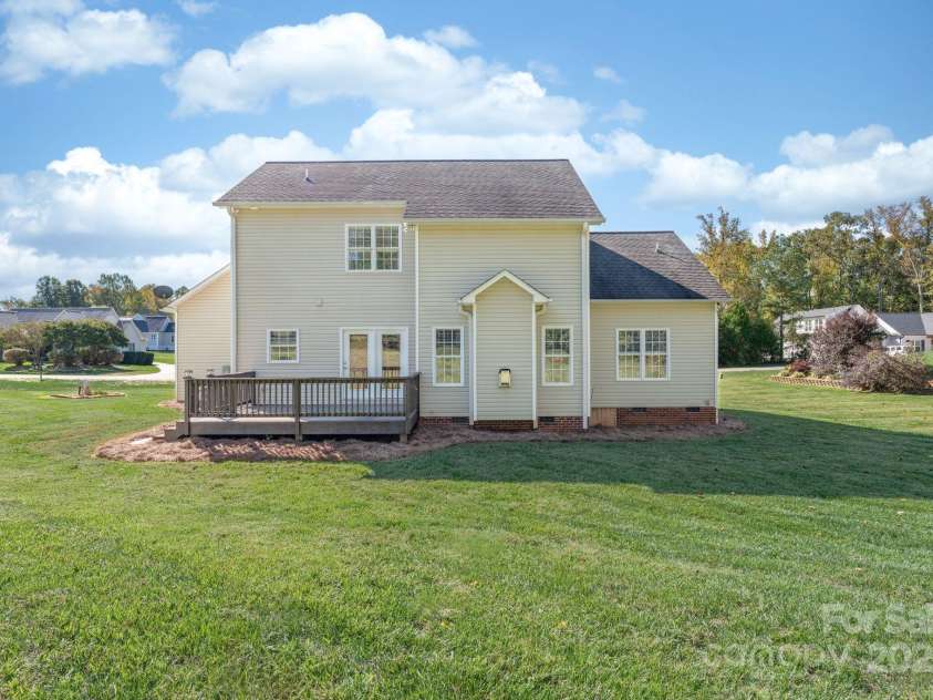 117 Chandler Drive, Mocksville, NC 27028.  MLS# CAR4311505, YatesRealty ID 7021. 