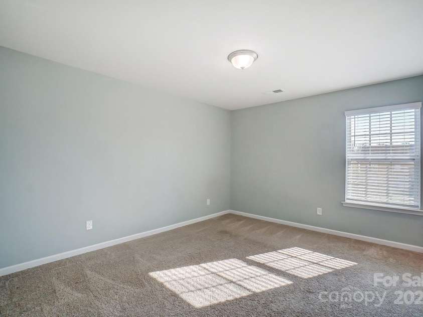 2224 Apple Glen Lane, Charlotte, NC 28269.  MLS# CAR4213000, YatesRealty ID 7022. 