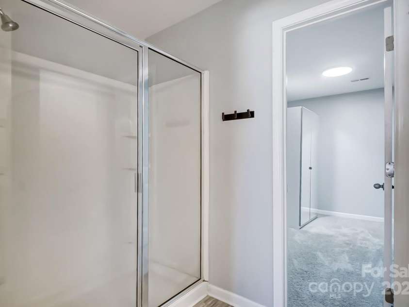 2224 Apple Glen Lane, Charlotte, NC 28269.  MLS# CAR4213000, YatesRealty ID 7022. Primary Bathroom
