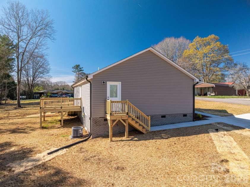 1928 Noles Circle, Lincolnton, NC 28092.  MLS# CAR4359715, YatesRealty ID 7023. 