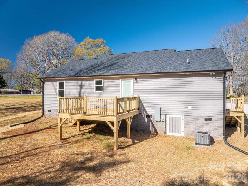 1928 Noles Circle, Lincolnton, NC 28092.  MLS# CAR4359715, YatesRealty ID 7023. 
