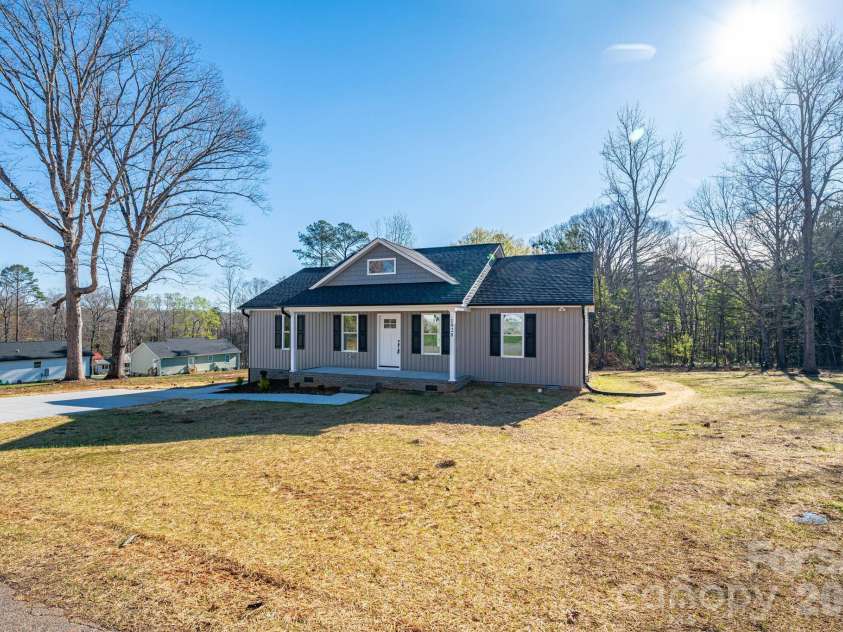 1928 Noles Circle, Lincolnton, NC 28092.  MLS# CAR4359715, YatesRealty ID 7023. 