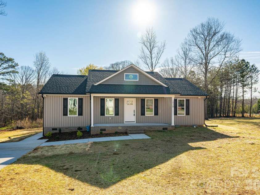 1928 Noles Circle, Lincolnton, NC 28092.  MLS# CAR4359715, YatesRealty ID 7023. Front View on Home