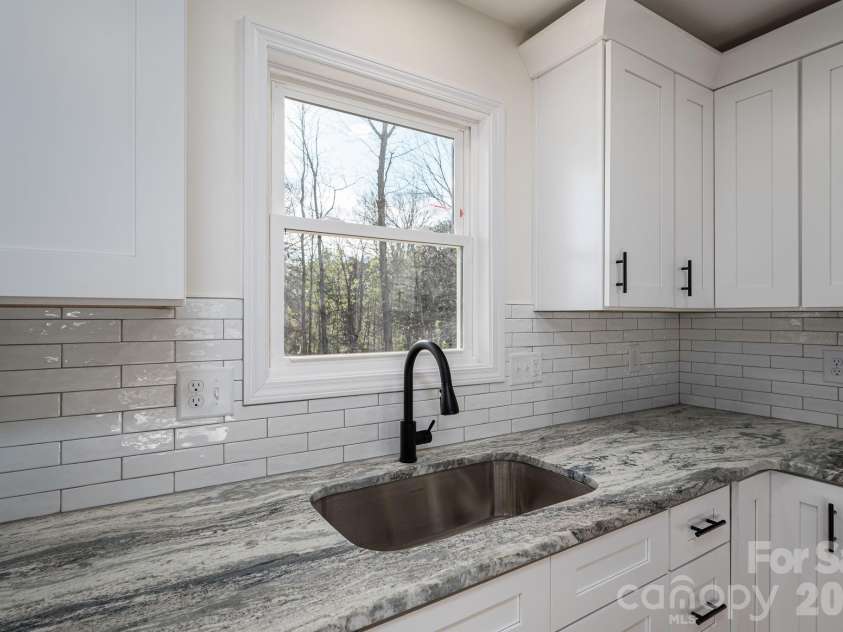 1928 Noles Circle, Lincolnton, NC 28092.  MLS# CAR4359715, YatesRealty ID 7023. Kitchen