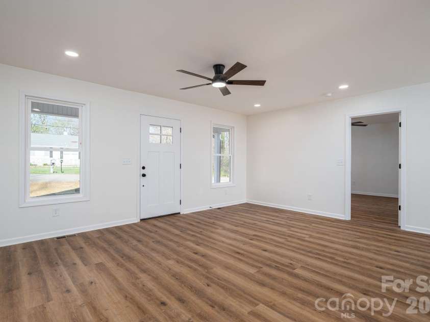 1928 Noles Circle, Lincolnton, NC 28092.  MLS# CAR4359715, YatesRealty ID 7023. Living Room