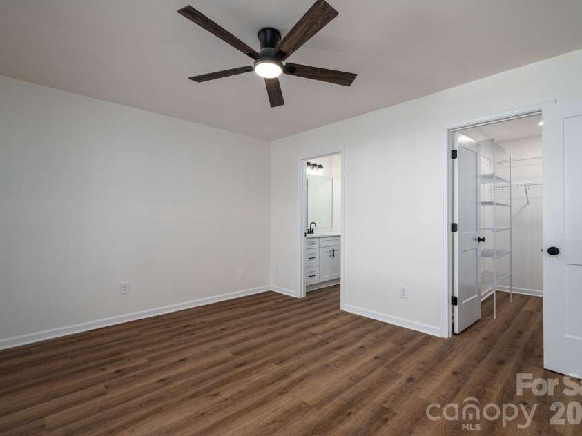 1928 Noles Circle, Lincolnton, NC 28092.  MLS# CAR4359715, YatesRealty ID 7023. Primary Suite