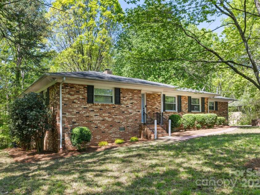 6325 Elmwood Circle, Charlotte, NC 28214.  MLS# CAR4246799, YatesRealty ID 7024. 
