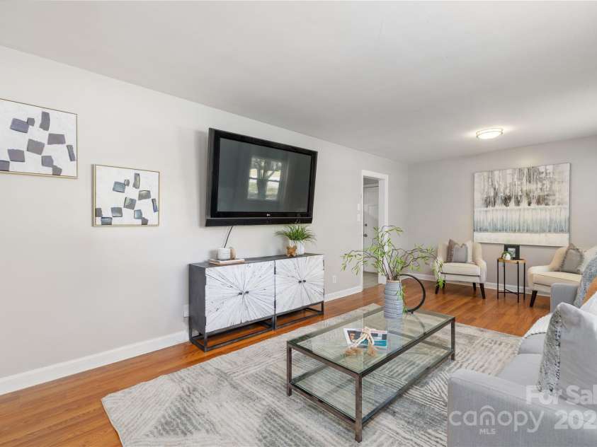 6325 Elmwood Circle, Charlotte, NC 28214.  MLS# CAR4246799, YatesRealty ID 7024. 