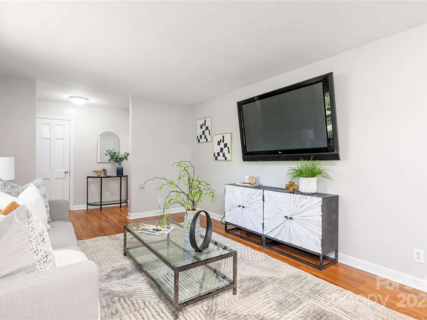 6325 Elmwood Circle, Charlotte, NC 28214.  MLS# CAR4246799, YatesRealty ID 7024. 