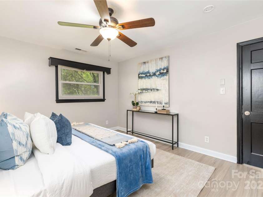 6325 Elmwood Circle, Charlotte, NC 28214.  MLS# CAR4246799, YatesRealty ID 7024. 