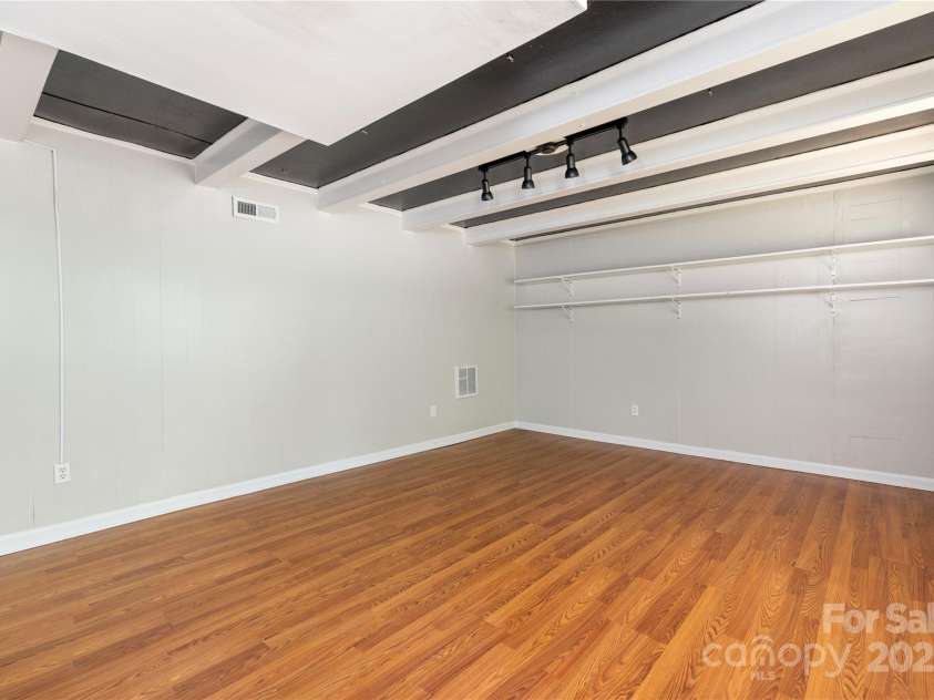 6325 Elmwood Circle, Charlotte, NC 28214.  MLS# CAR4246799, YatesRealty ID 7024. 