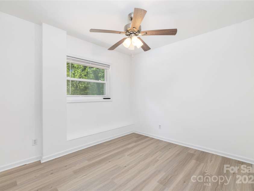 6325 Elmwood Circle, Charlotte, NC 28214.  MLS# CAR4246799, YatesRealty ID 7024. 