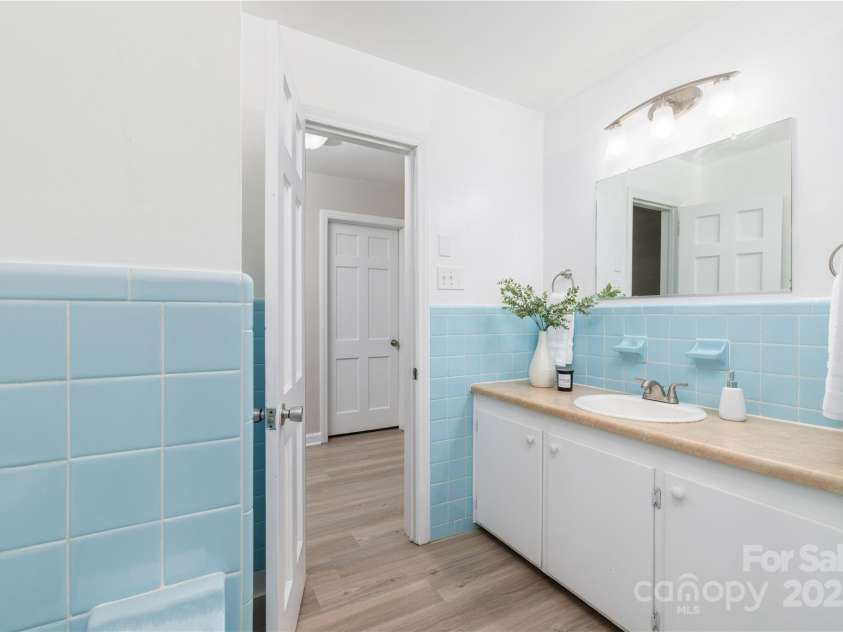 6325 Elmwood Circle, Charlotte, NC 28214.  MLS# CAR4246799, YatesRealty ID 7024. 