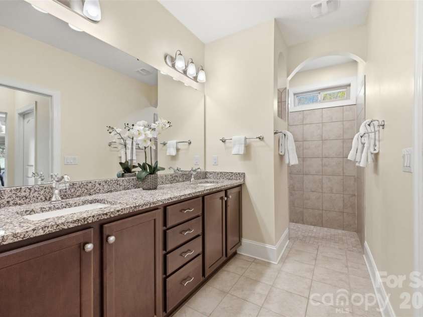 5232 Courtyard Lane, Belmont, NC 28012.  MLS# CAR4359037, YatesRealty ID 7025. 