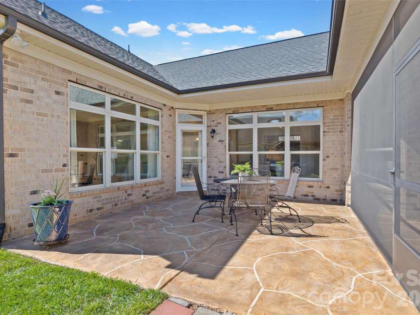 5232 Courtyard Lane, Belmont, NC 28012.  MLS# CAR4359037, YatesRealty ID 7025. 