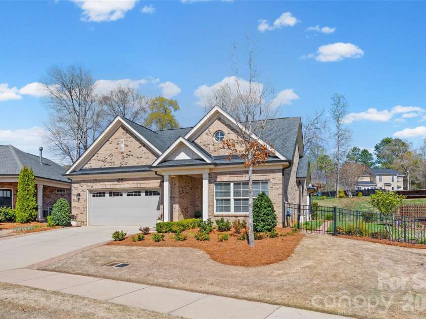 5232 Courtyard Lane, Belmont, NC 28012.  MLS# CAR4359037, YatesRealty ID 7025. 