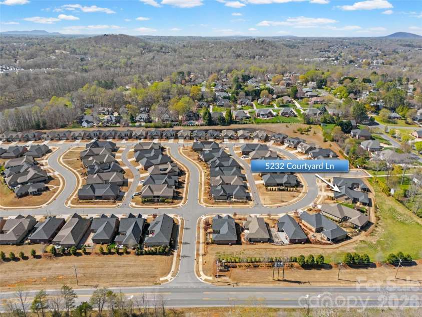 5232 Courtyard Lane, Belmont, NC 28012.  MLS# CAR4359037, YatesRealty ID 7025. 