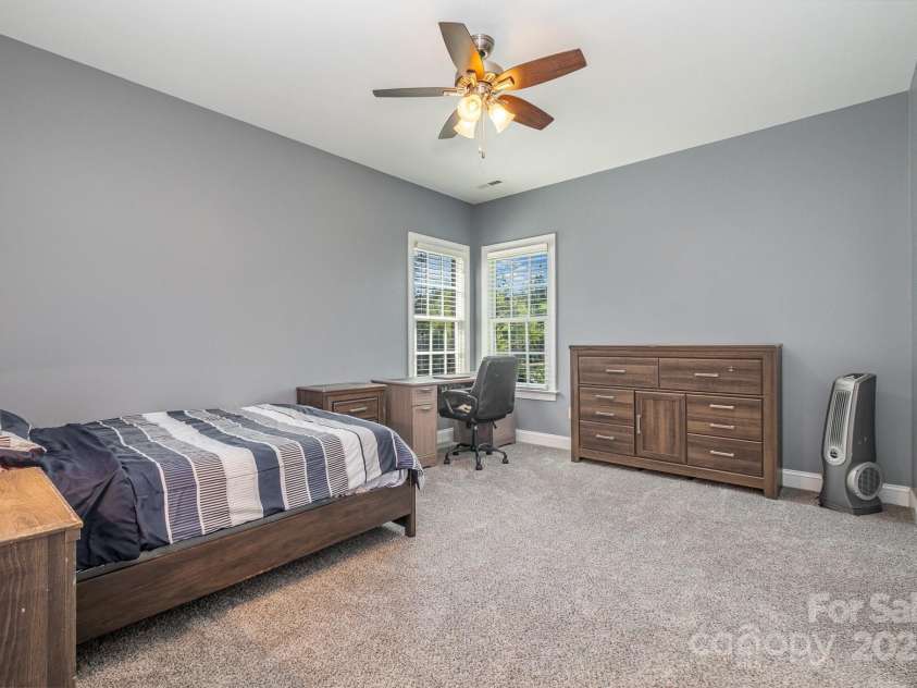 16636 Flintrock Falls Lane, Charlotte, NC 28278.  MLS# CAR4245046, YatesRealty ID 7026. 2nd floor bedroom 2