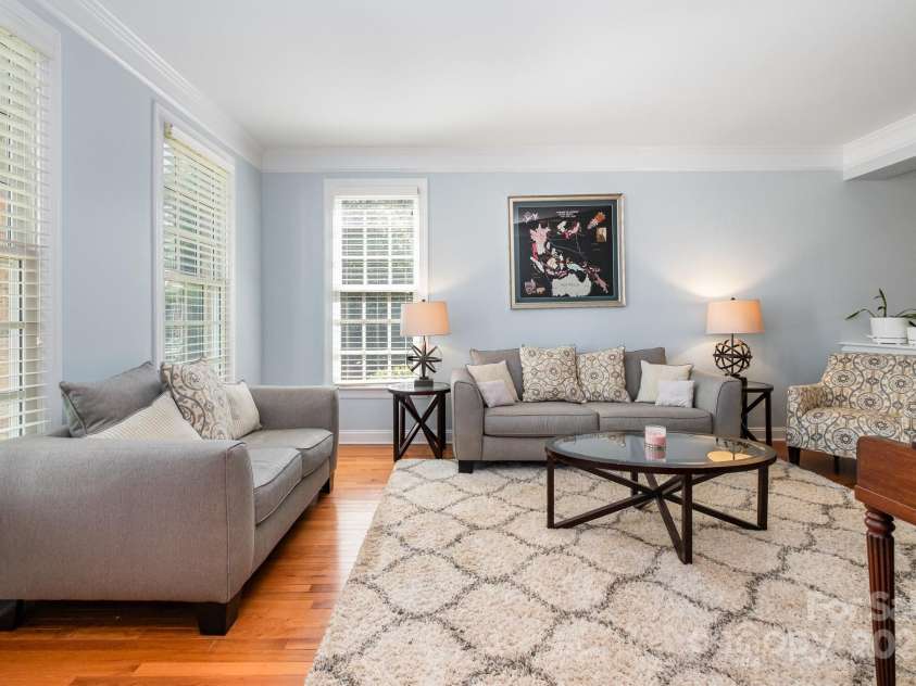 16636 Flintrock Falls Lane, Charlotte, NC 28278.  MLS# CAR4245046, YatesRealty ID 7026. 