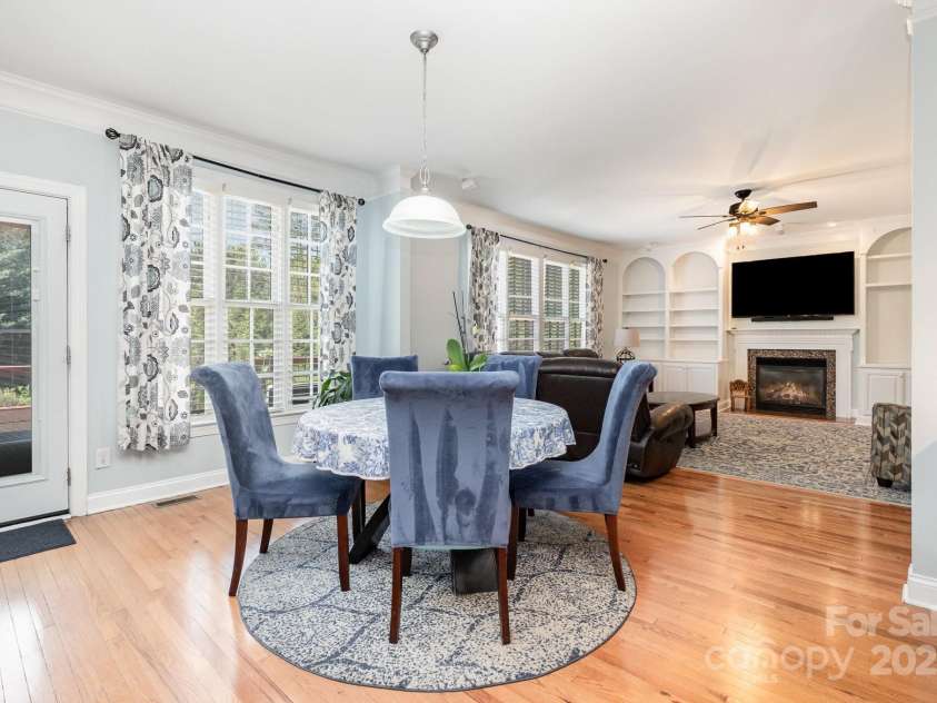 16636 Flintrock Falls Lane, Charlotte, NC 28278.  MLS# CAR4245046, YatesRealty ID 7026. 