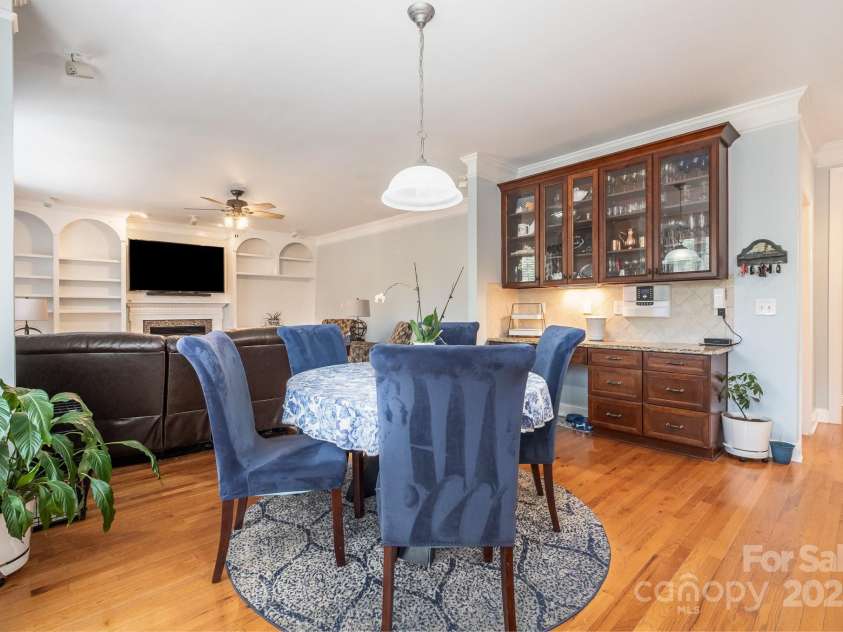 16636 Flintrock Falls Lane, Charlotte, NC 28278.  MLS# CAR4245046, YatesRealty ID 7026. 