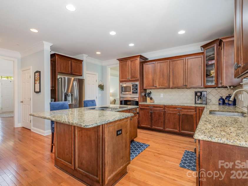 16636 Flintrock Falls Lane, Charlotte, NC 28278.  MLS# CAR4245046, YatesRealty ID 7026. 