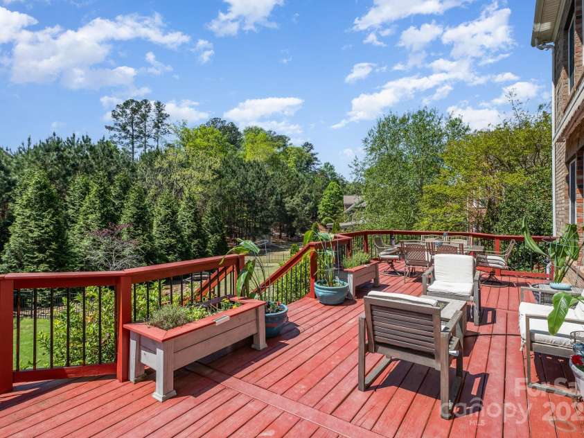 16636 Flintrock Falls Lane, Charlotte, NC 28278.  MLS# CAR4245046, YatesRealty ID 7026. 