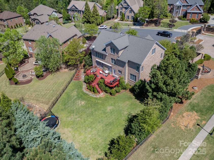 16636 Flintrock Falls Lane, Charlotte, NC 28278.  MLS# CAR4245046, YatesRealty ID 7026. 