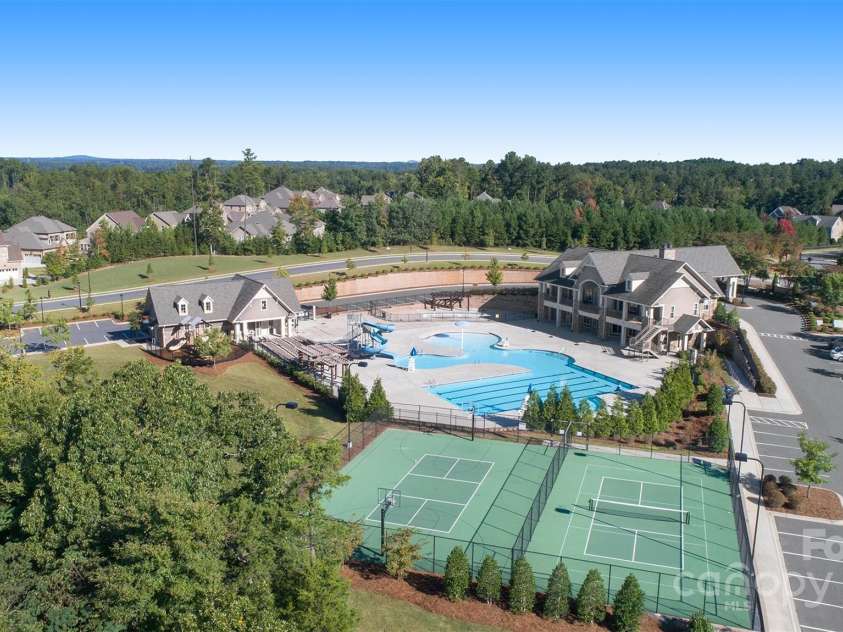 16636 Flintrock Falls Lane, Charlotte, NC 28278.  MLS# CAR4245046, YatesRealty ID 7026. Community sports courts