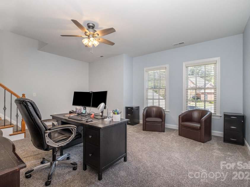 16636 Flintrock Falls Lane, Charlotte, NC 28278.  MLS# CAR4245046, YatesRealty ID 7026. Flex room office/ 7th bedroom