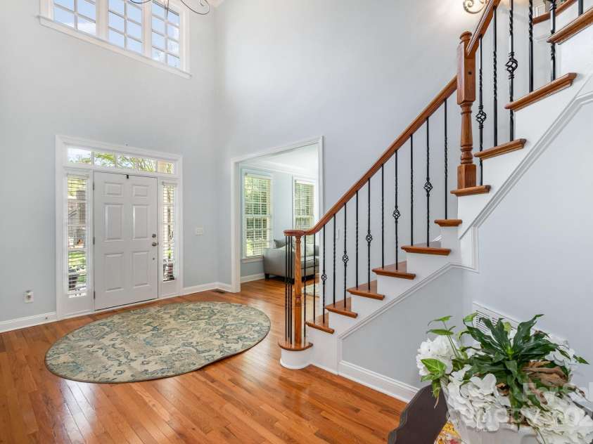 16636 Flintrock Falls Lane, Charlotte, NC 28278.  MLS# CAR4245046, YatesRealty ID 7026. Grand Entry