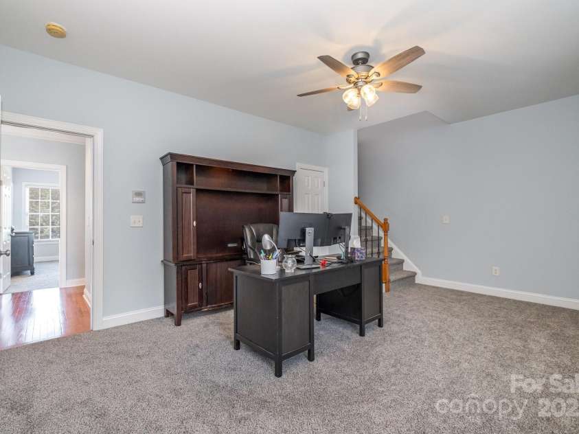 16636 Flintrock Falls Lane, Charlotte, NC 28278.  MLS# CAR4245046, YatesRealty ID 7026. Office/Flex room