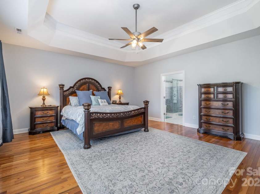 16636 Flintrock Falls Lane, Charlotte, NC 28278.  MLS# CAR4245046, YatesRealty ID 7026. Primary