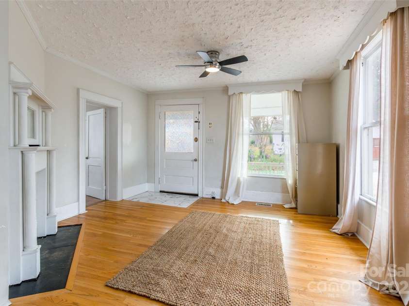 107 Hampton Street, Chester, SC 29706.  MLS# CAR4330673, YatesRealty ID 7027. 