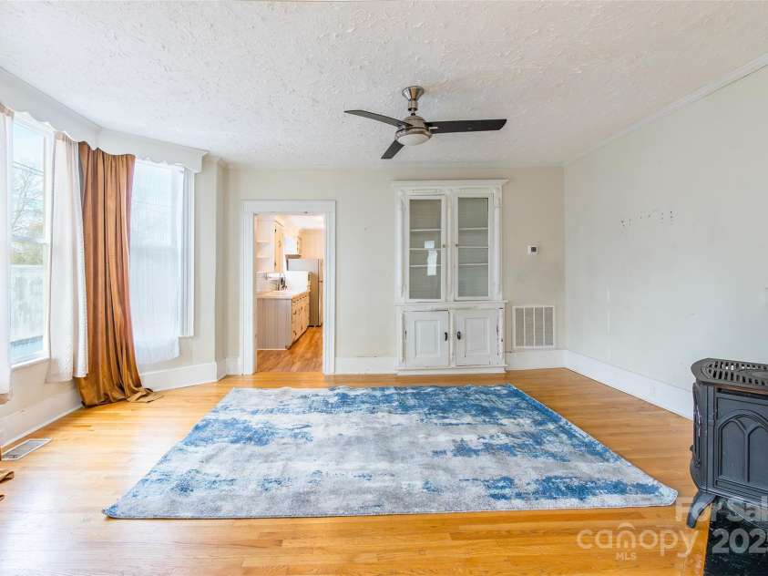107 Hampton Street, Chester, SC 29706.  MLS# CAR4330673, YatesRealty ID 7027. 