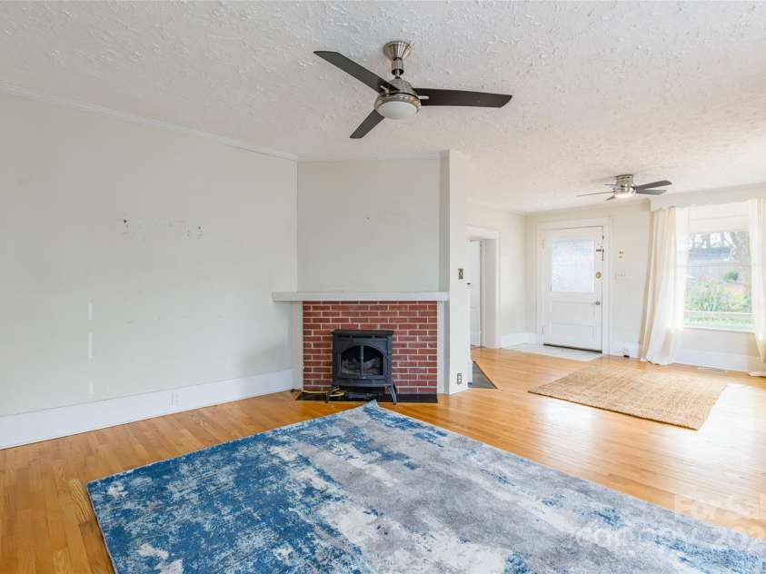 107 Hampton Street, Chester, SC 29706.  MLS# CAR4330673, YatesRealty ID 7027. 