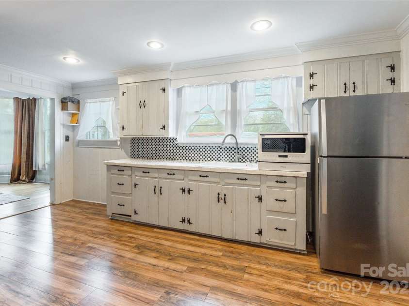 107 Hampton Street, Chester, SC 29706.  MLS# CAR4330673, YatesRealty ID 7027. 
