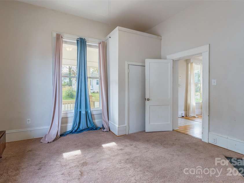 107 Hampton Street, Chester, SC 29706.  MLS# CAR4330673, YatesRealty ID 7027. 