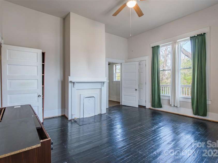 107 Hampton Street, Chester, SC 29706.  MLS# CAR4330673, YatesRealty ID 7027. 